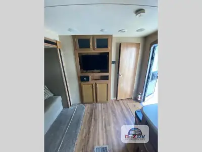 2018 Coachmen Catalina 261BHS photo 11