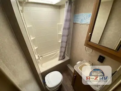 2018 Coachmen Catalina 261BHS photo 10