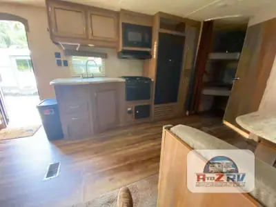 2018 Coachmen Catalina 261BHS photo 3