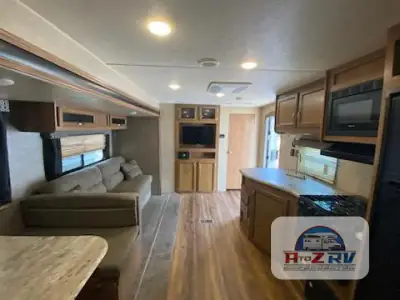 2018 Coachmen Catalina 261BHS photo 7