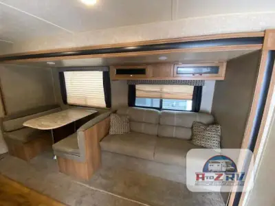 2018 Coachmen Catalina 261BHS photo 4