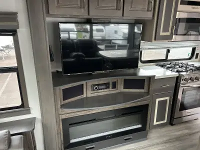 2021 Alliance Paradigm 310RL photo 13