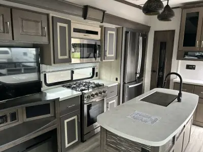 2021 Alliance Paradigm 310RL photo 12