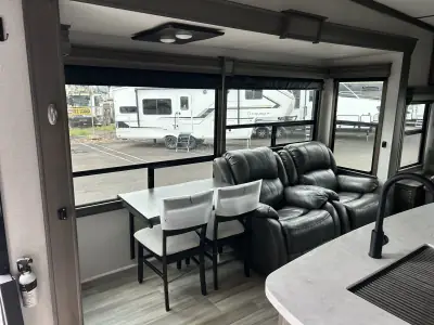 2021 Alliance Paradigm 310RL photo 8