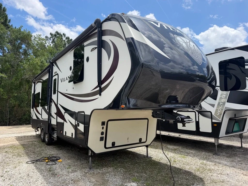 2017 Vanleigh VILANO 325 RL exterior