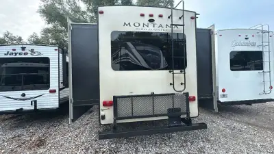 2018 Keystone Montana High Country FW 358BH photo 7
