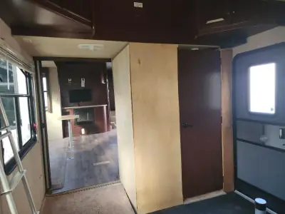 2014 Heartland Cyclone CY4100KING photo 11