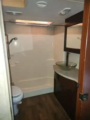 2014 Heartland Cyclone CY4100KING photo 6