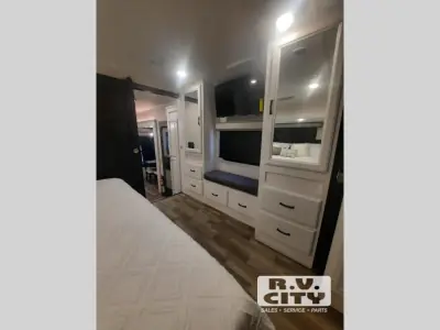 2024 Jayco North Point 382FLRB photo 13