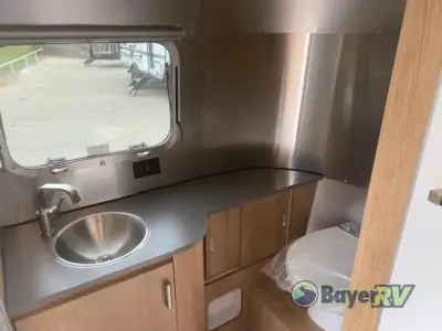 2026 Airstream Trade Wind 23FB Twin photo 15