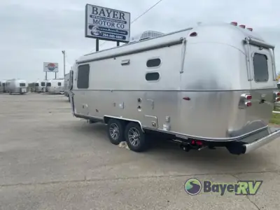 2026 Airstream Trade Wind 23FB Twin photo 5