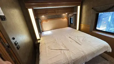 2014 Newmar Canyon Star 3940 photo 20
