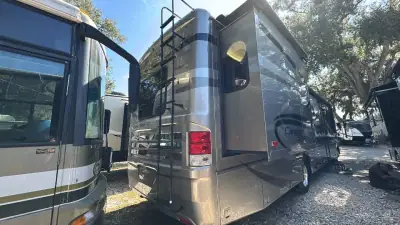 2014 Newmar Canyon Star 3940 photo 5