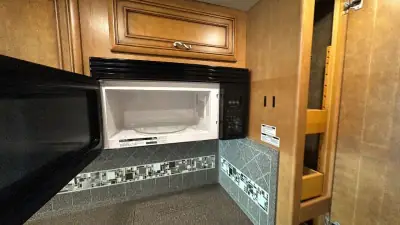 2014 Newmar Canyon Star 3940 photo 36