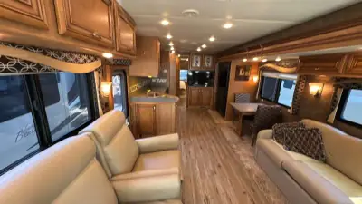 2014 Newmar Canyon Star 3940 photo 50