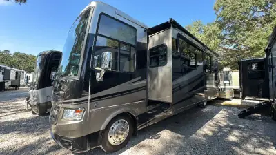 2014 Newmar Canyon Star 3940 photo 3