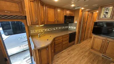 2014 Newmar Canyon Star 3940 photo 14
