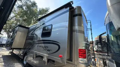 2014 Newmar Canyon Star 3940 photo 69