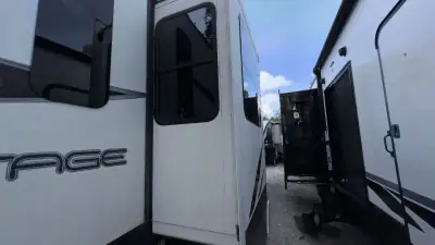 2017 Voltage By Dutchmen Voltage FW Toy Hauler 4105 photo 50