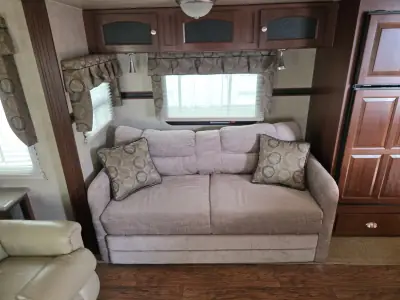 2016 Forest River Rockwood Signature Ultra Lite 8289WS photo 7