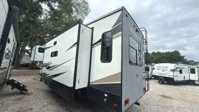 2021 Heartland Bighorn Traveler FW 32RS photo 6