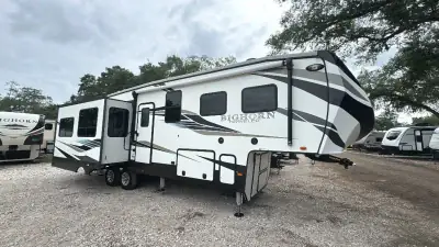 2021 Heartland Bighorn Traveler FW 32RS photo 2