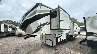 2021 Heartland Bighorn Traveler FW 32RS photo 49