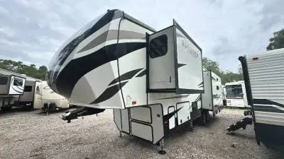 2021 Heartland Bighorn Traveler FW 32RS photo 3