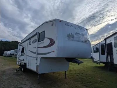 2007 Sunnybrook Titan LX 30RKFS