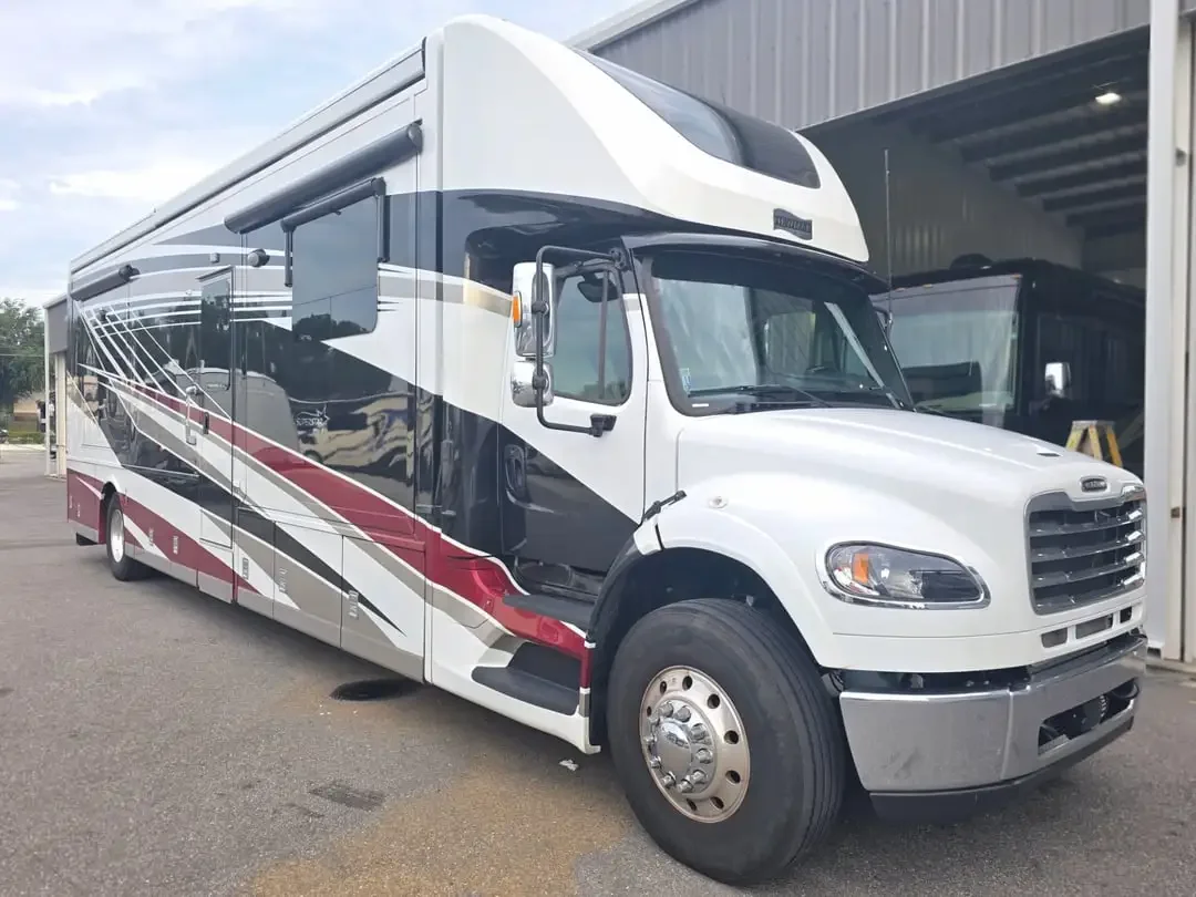 2024 Newmar Super Star 4061 exterior
