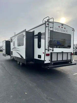 2018 Keystone OUTBACK 330RL photo 4