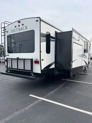 2018 Keystone OUTBACK 330RL photo 5