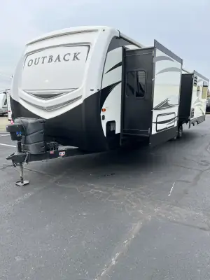2018 Keystone OUTBACK 330RL photo 3