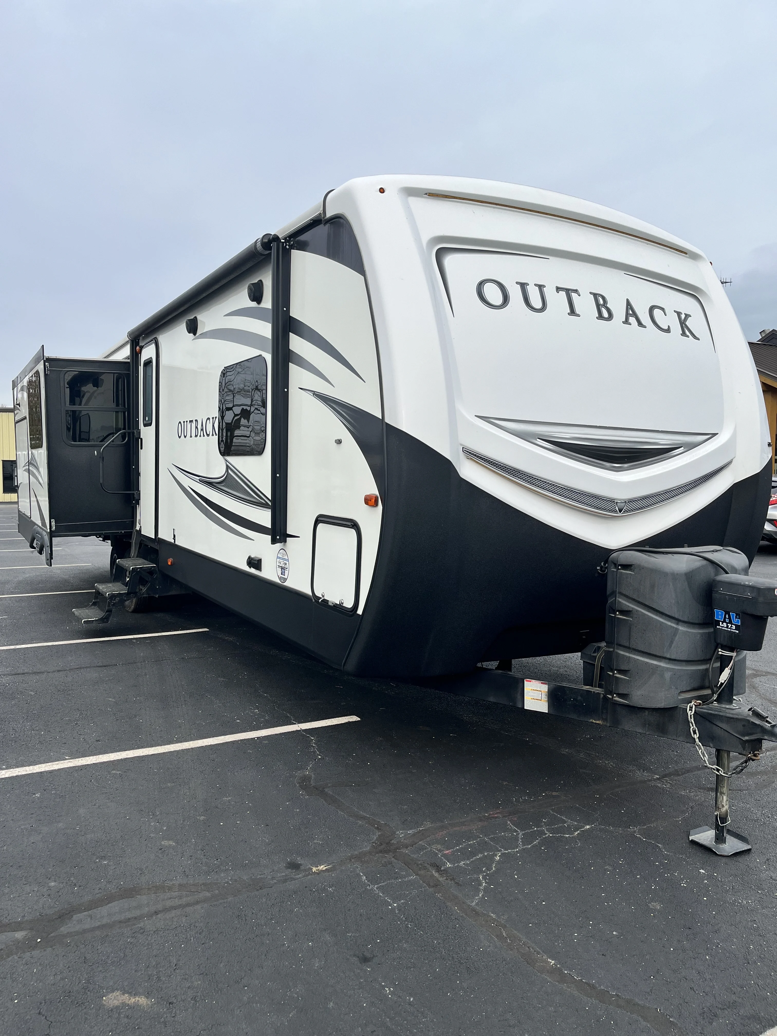 2018 Keystone OUTBACK 330RL exterior