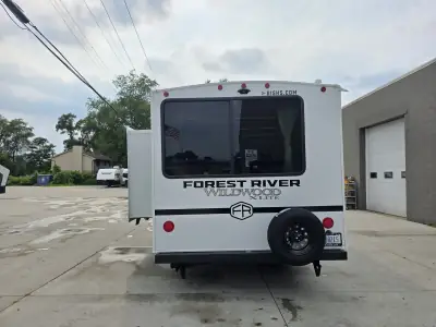 2025 Forest River Wildwood X-Lite 24VIEW photo 6