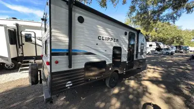 2022 Coachmen Clipper Single Axle 182DBU photo 7