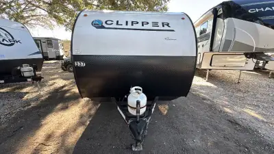 2022 Coachmen Clipper Single Axle 182DBU photo 2