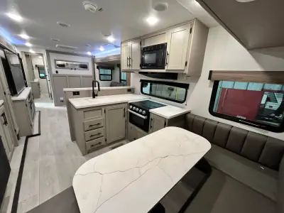 2025 K-Z CONNECT C323MKK photo 32