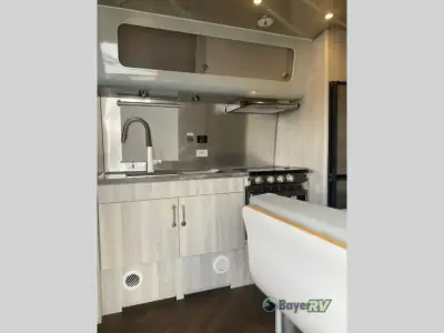 2026 Airstream International 23FB Twin photo 8