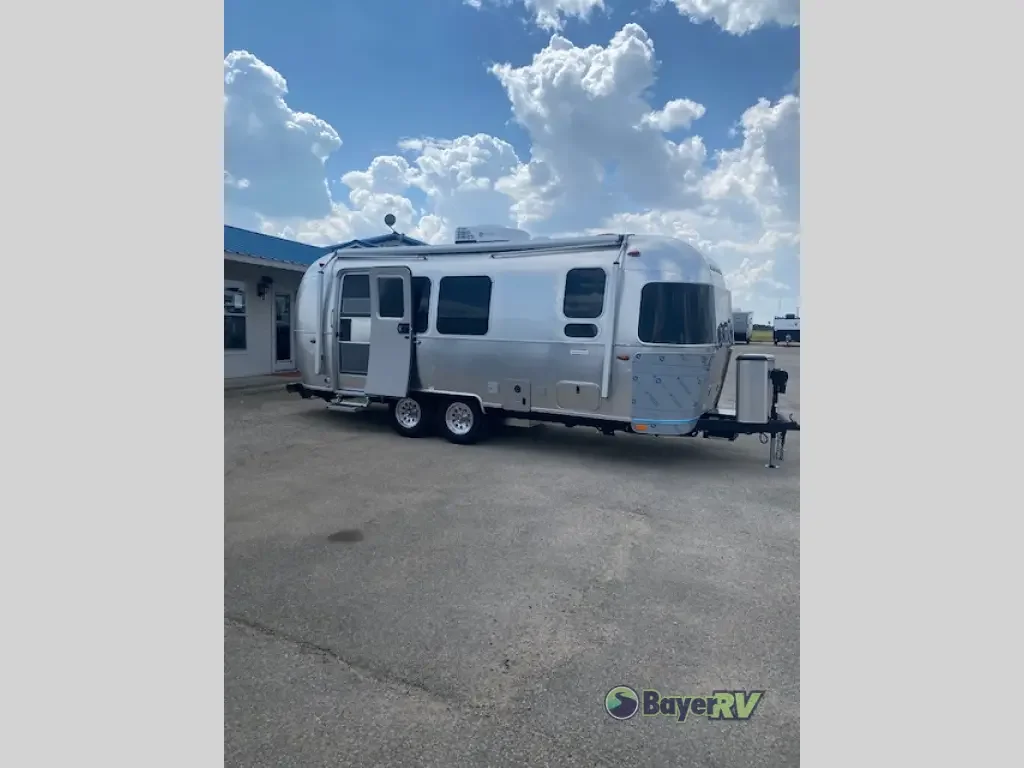 2026 Airstream International 23FB Twin exterior