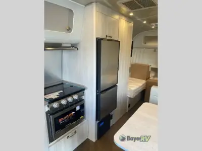 2026 Airstream International 23FB Twin photo 10