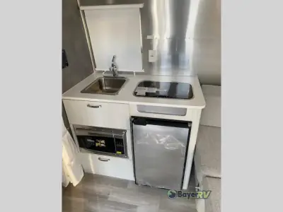 2026 Airstream Bambi 16RB photo 6