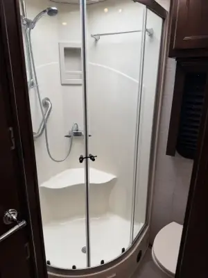 2020 Tiffin Motorhomes Allegro Red 33AA photo 18