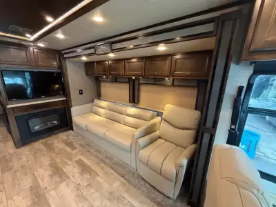 2020 Tiffin Motorhomes Allegro Red 33AA photo 10