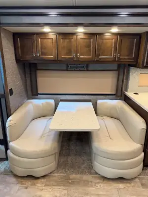 2020 Tiffin Motorhomes Allegro Red 33AA photo 14