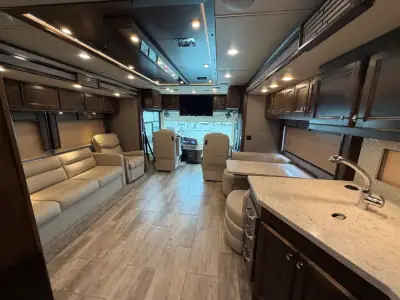 2020 Tiffin Motorhomes Allegro Red 33AA photo 29