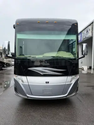 2020 Tiffin Motorhomes Allegro Red 33AA photo 2