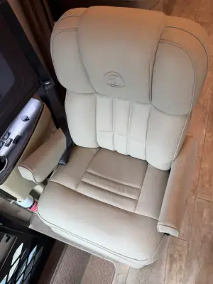 2020 Tiffin Motorhomes Allegro Red 33AA photo 31