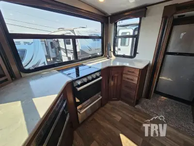 2025 Outdoors Timber Ridge Titanium Series 26KVS photo 6