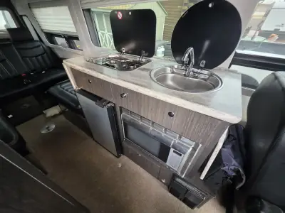 2014 Airstream Interstate Lounge EXT 4 seater photo 9